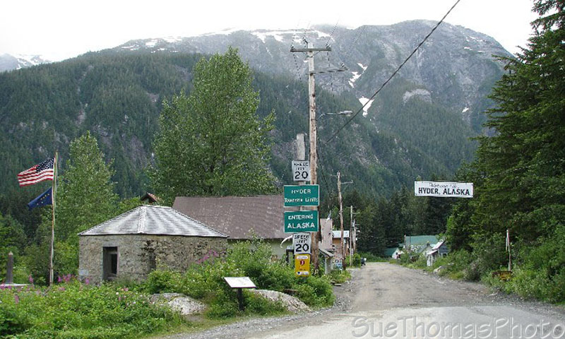 Border crossing into Hyder AK