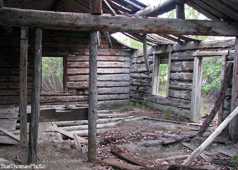 Cabin at Silver City, Yukon - Kluane Lake