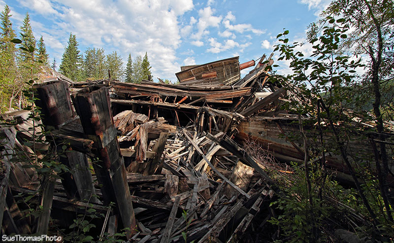 Paddle wheel collapsing, Dawson City